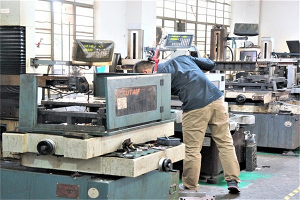 深圳五金模具廠