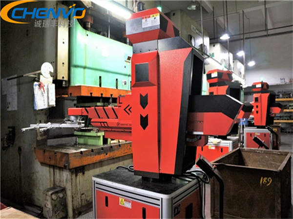 五金沖壓機(jī)械手圖片