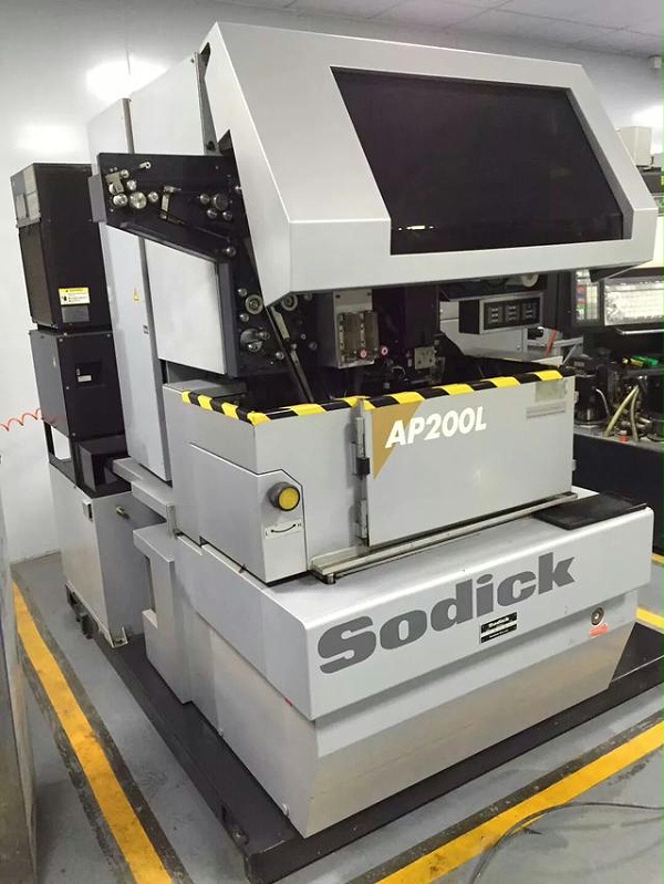 鈑金加工廠-線切割設備