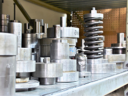 五金沖壓模具多少錢？外發(fā)加工價格_24小時報價