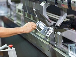 深圳五金沖壓廠，校正工藝特點詳解