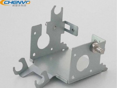 精密沖壓件廠，輥式?jīng)_床送料機-10萬㎡生產(chǎn)面積[誠瑞豐]