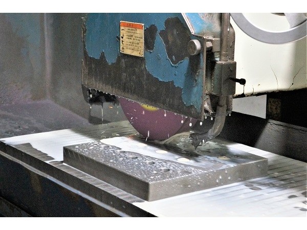 東莞五金沖壓定做廠(chǎng)-沖床五金模具拆卸步驟