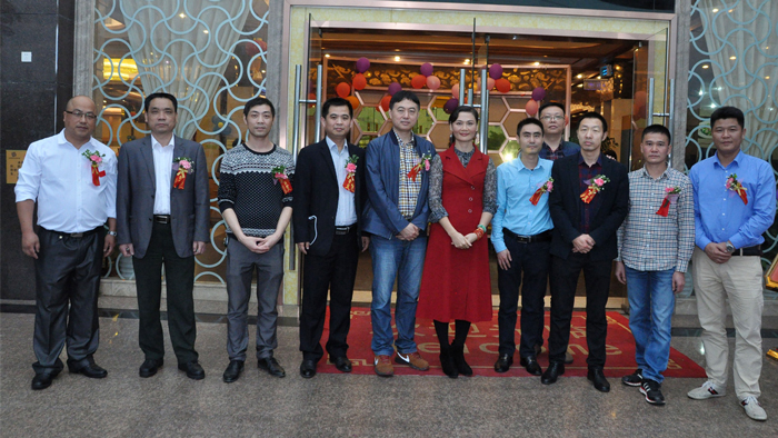 各部門經(jīng)理活動(dòng)現(xiàn)場門口迎賓