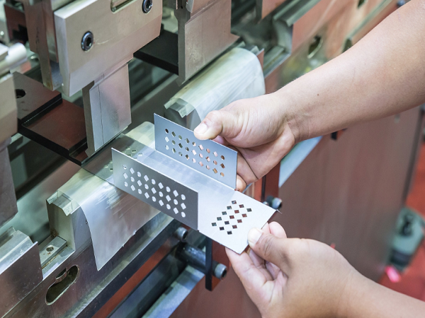 精密五金沖壓加工屬于什么行業(yè)？