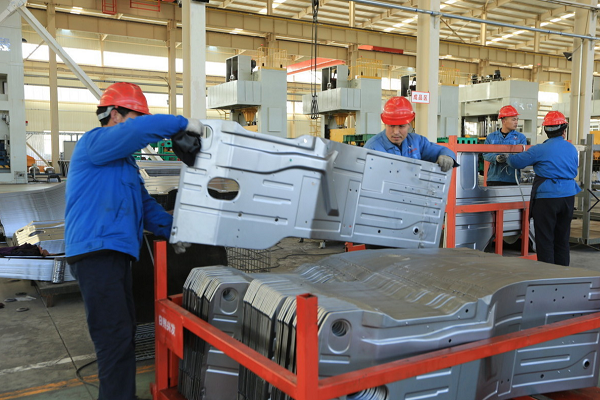 汽車五金沖壓件生產(chǎn)圖片