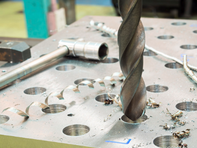 佛山五金沖壓模具廠，立式鉆床操作技巧