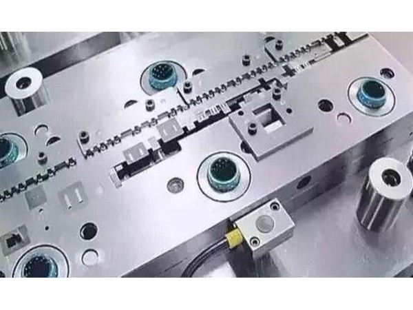 沖壓模具中單沖模、連續(xù)模和復(fù)合模的區(qū)別